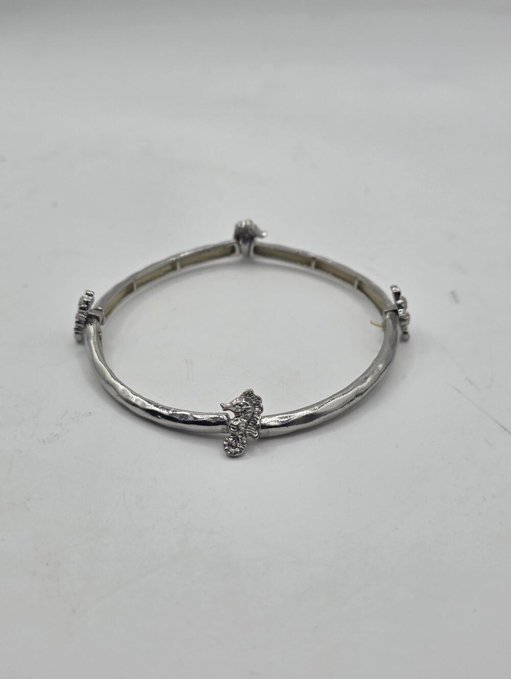 Vintage Silver Tone Seahorse Bangle Stretch Bracelet Nautical Beach Jewelry